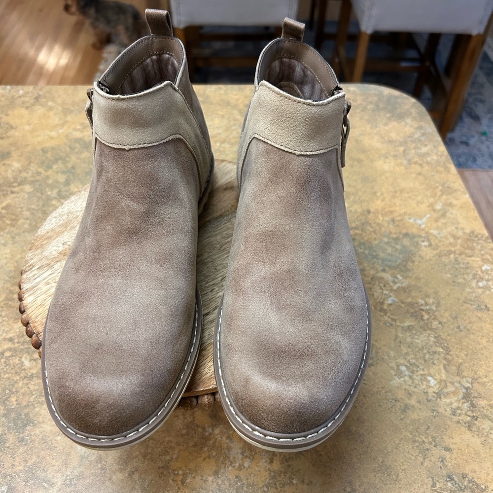 Skechers Arch Fit Mojave-Indefinate Ankle Boots - Picture 4 of 14